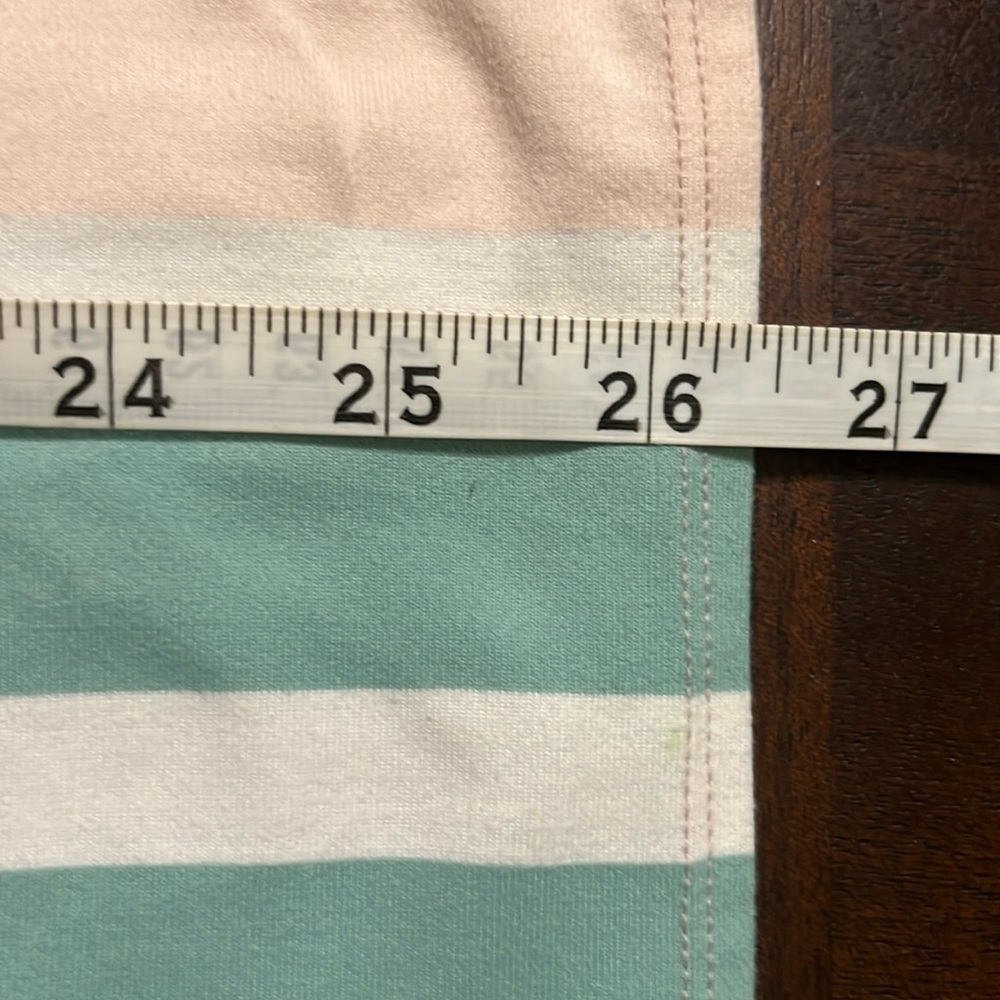 Lululemon pastel color scarf - Picture 4 of 5